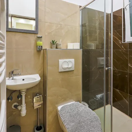 Elizabeth By True Estate Budapest